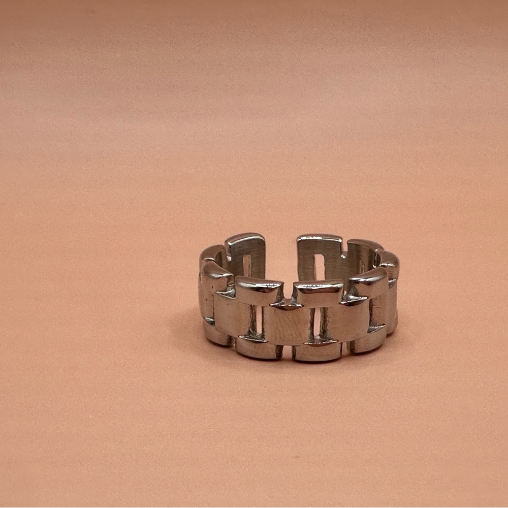 Silver ring - Picture 2 of 6